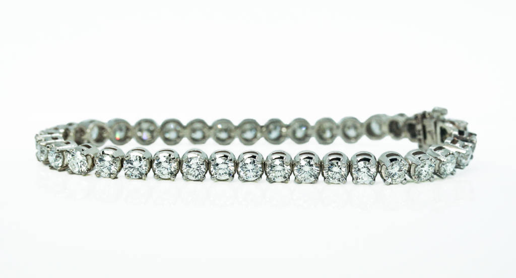 14kt-White-Gold-Classic-Diamond-Tennis-Bracelet-1024×552