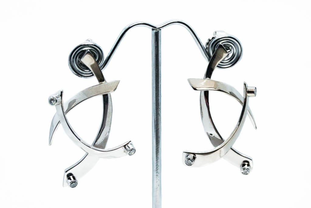 14kt-White-Gold-Contemporary-Diamond-Dangle-Earrings-1024×683