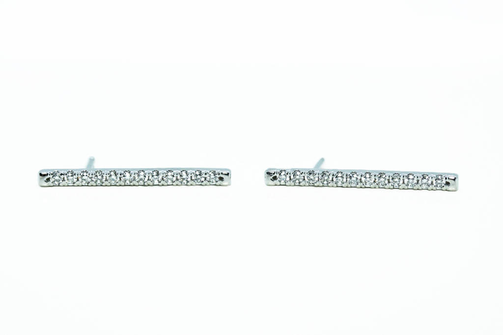 14kt-White-Gold-Diamond-Bar-Stud-Style-Earrings-1024×682