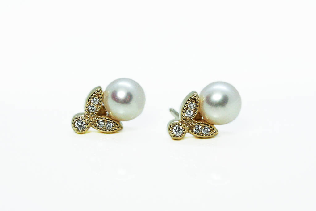 14kt-Yellow-Gold-Freshwater-Cultured-Pearl-and-Diamond-Milgrained-Stud-Earrings-1024×683