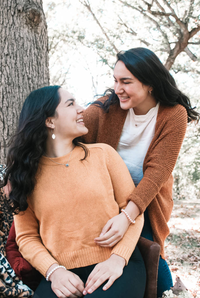 2-candid-matching-necklaces-686×1024