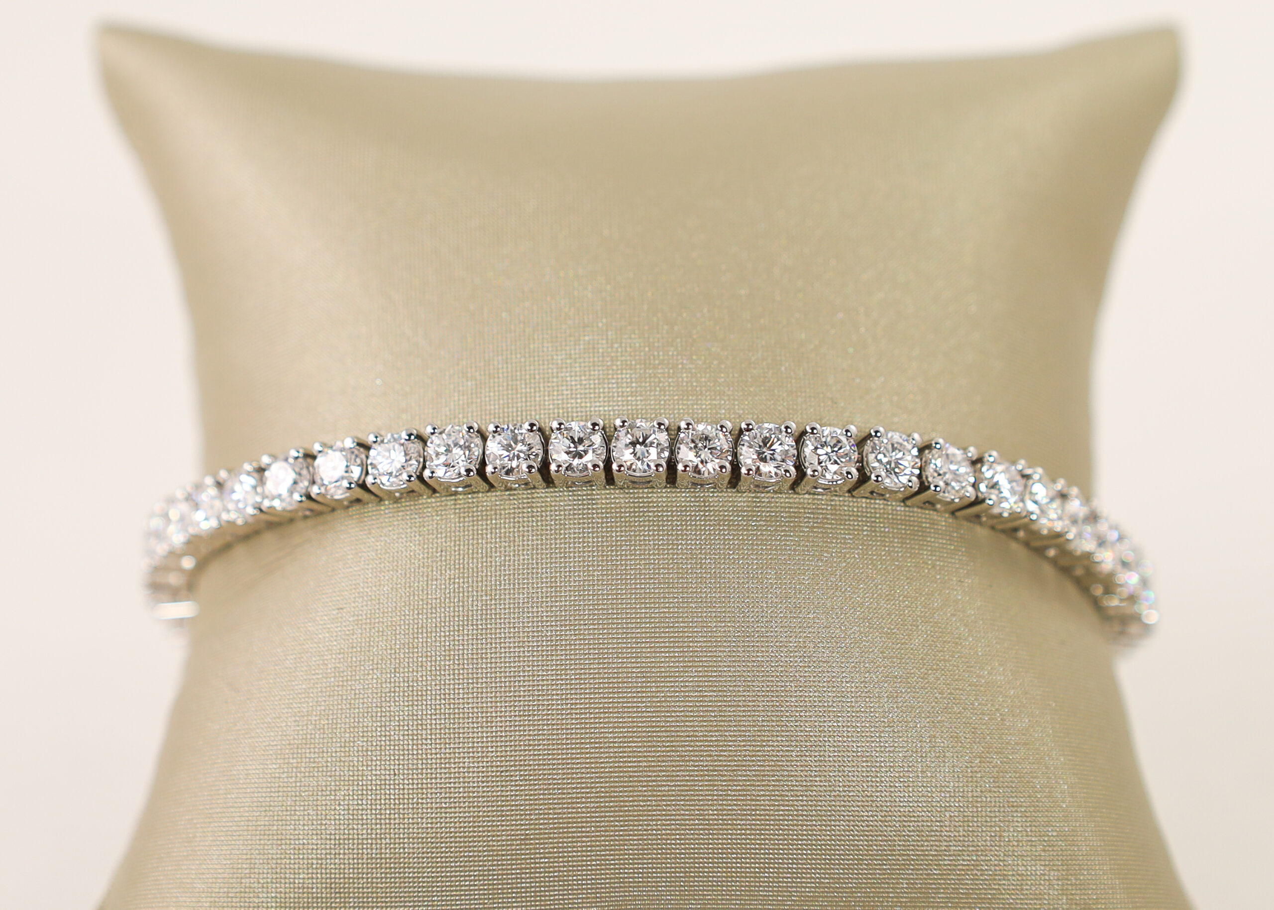 14kt White Gold Lab-Grown Diamond Tennis Bracelet