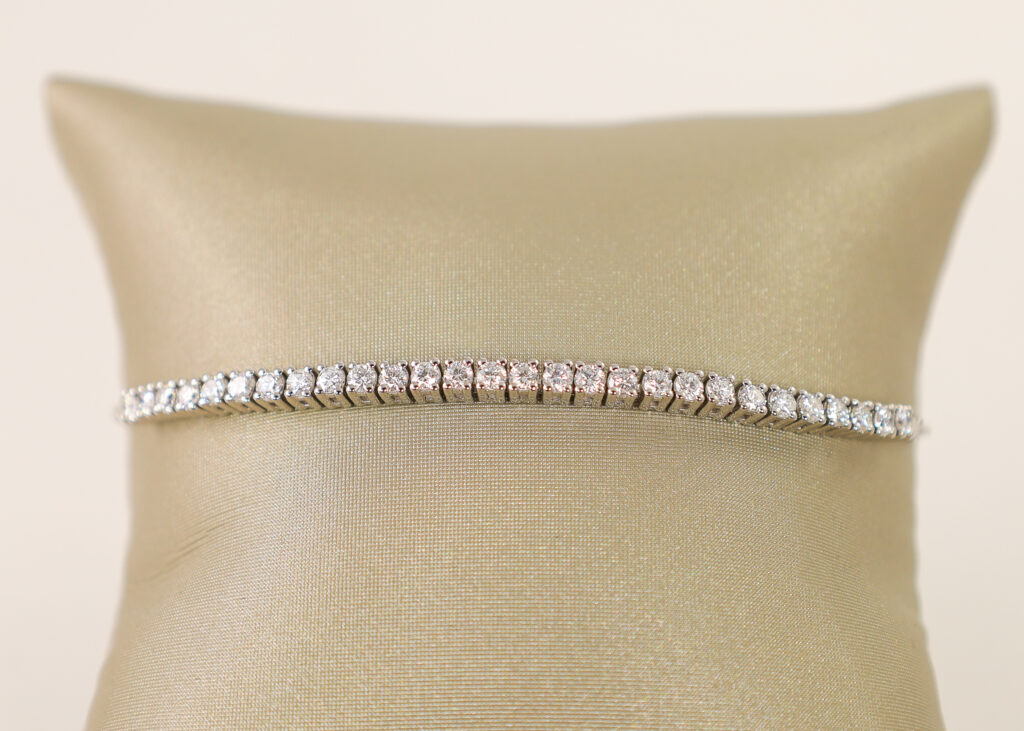 14kt White Gold Lab-Grown Diamond Bolo Bracelet