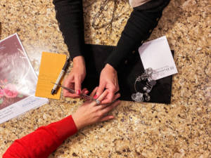 explaing-a-ring Staff explains ring features